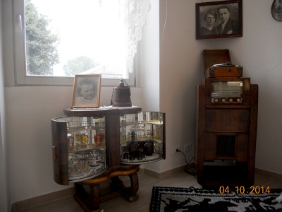 5-il-mobile-bar-il-fonografo-e-la-radio